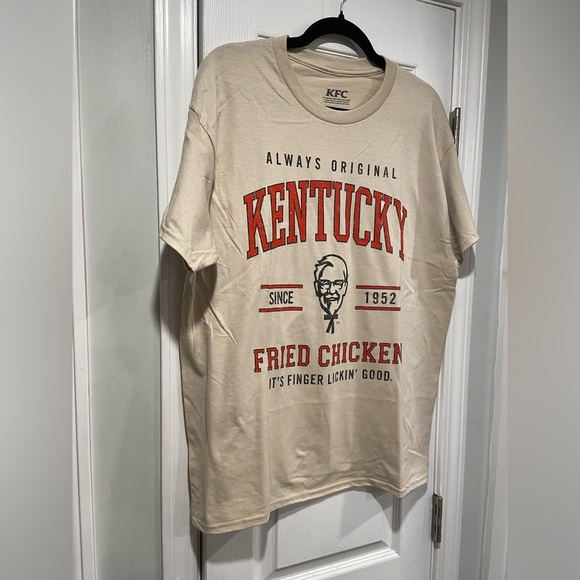 NWOT KFC Size L Kentucky Fried Chicken Logo Tee Shirt Finger Lickin Good Colonel - Picture 3 of 10